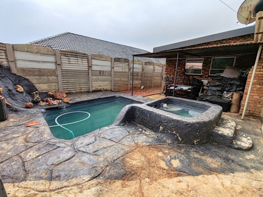 4 Bedroom Property for Sale in Potchefstroom North West
